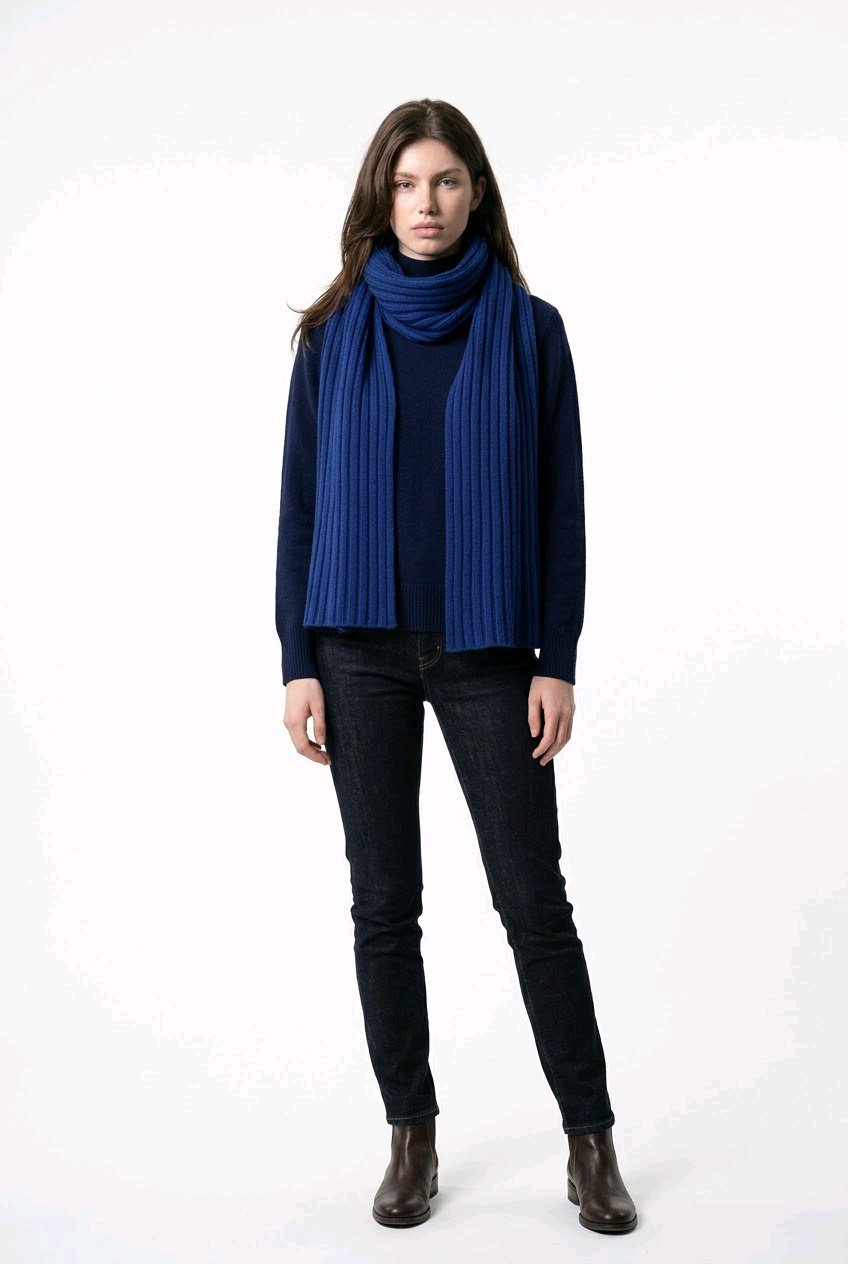 Unisex ribbed scarf in recycled cashmere, 30 × 180 cm