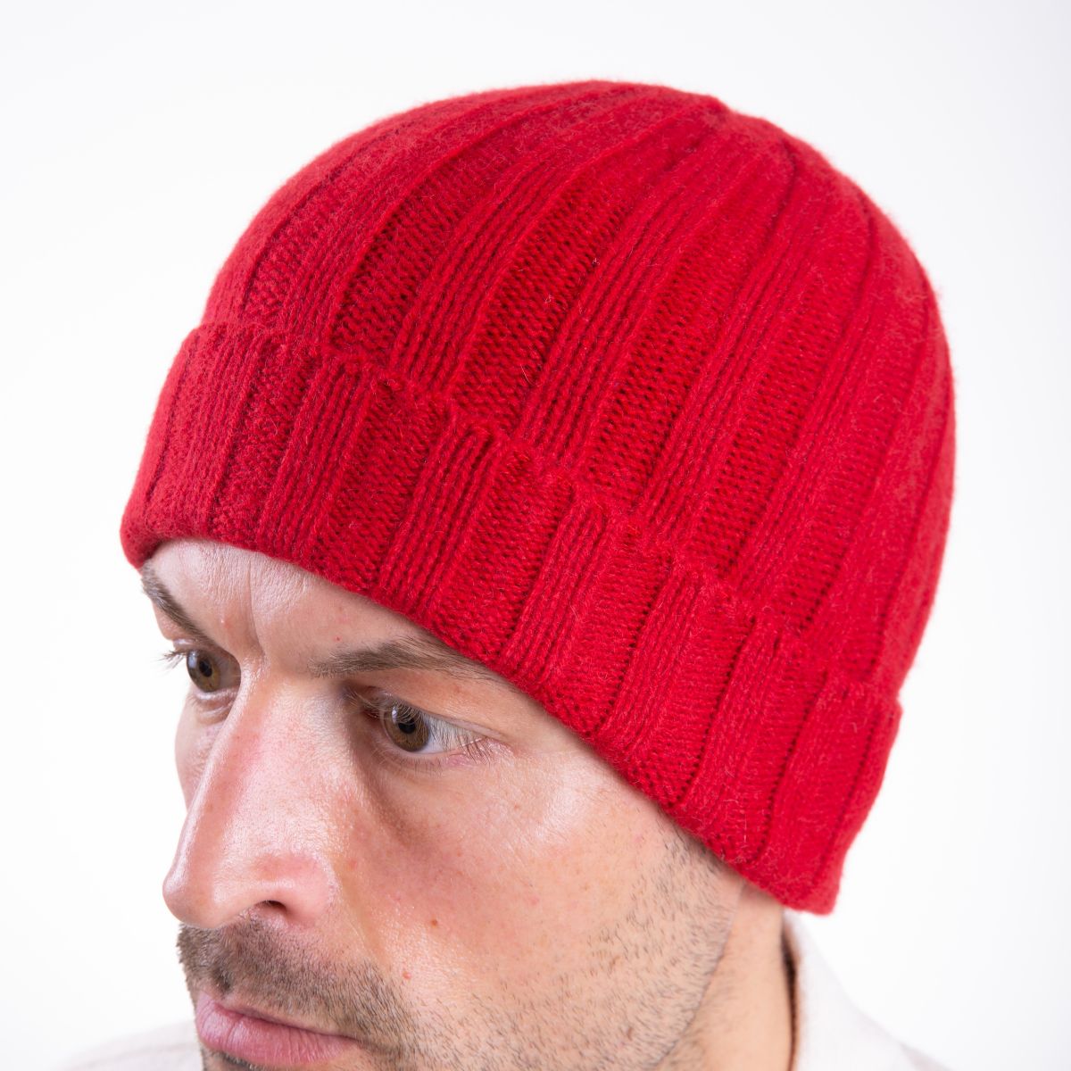 Due Toscani Bonnet côtelé en pur cachemire fabriqué en Italie unisexe élégance artisanale et confort parfait pour tous les jours