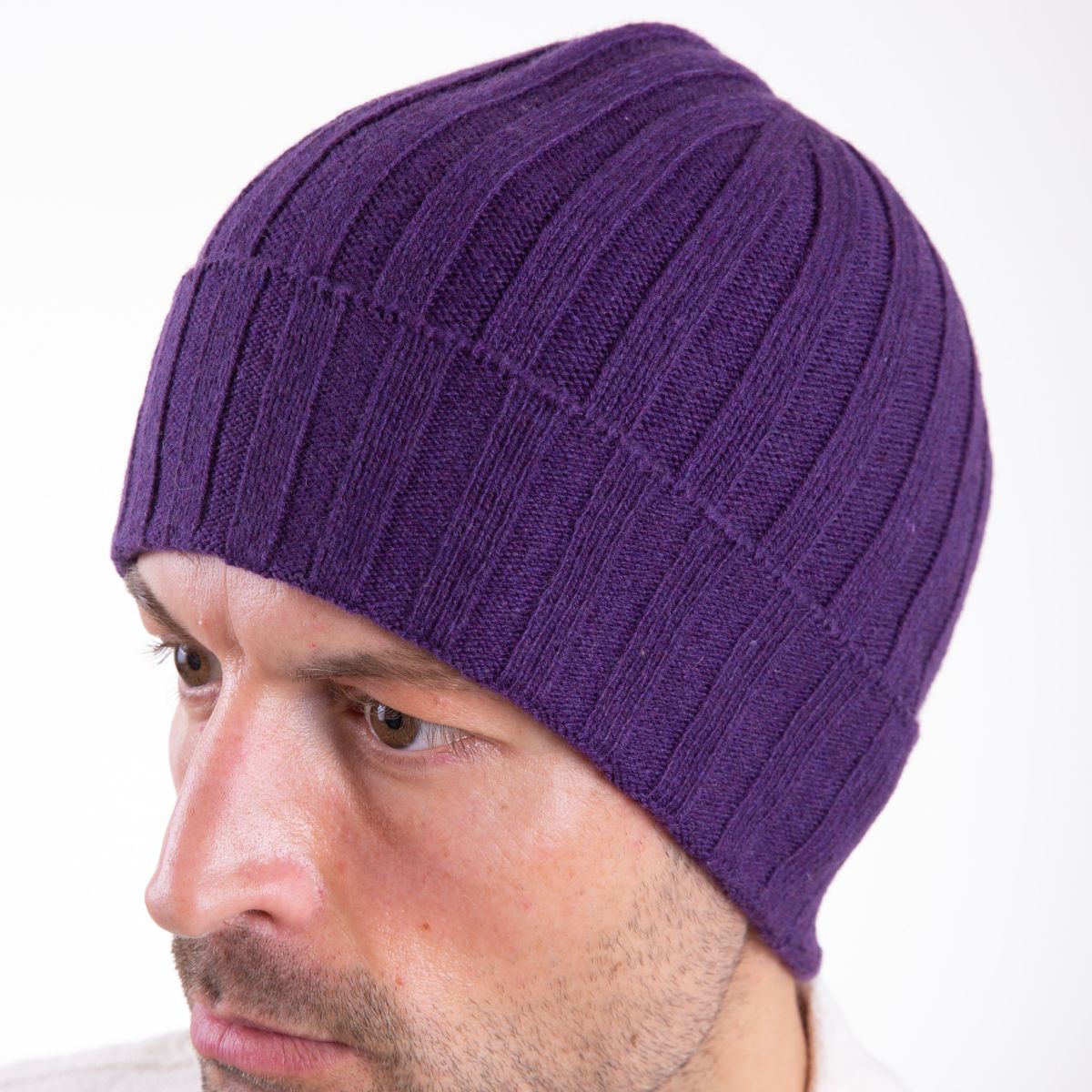 Due Toscani Bonnet côtelé en pur cachemire fabriqué en Italie unisexe élégance artisanale et confort parfait pour tous les jours