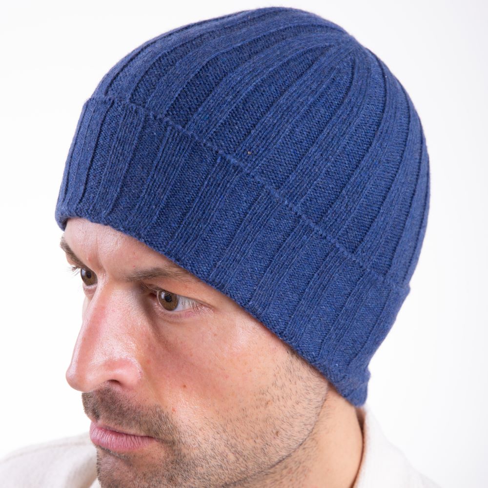 Due Toscani Bonnet côtelé en pur cachemire fabriqué en Italie unisexe élégance artisanale et confort parfait pour tous les jours
