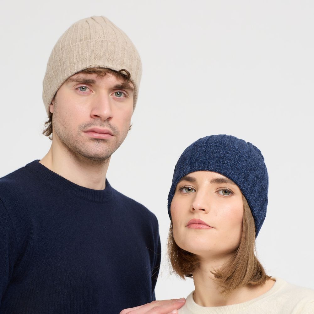 Due Toscani Cappellino a Coste in Puro Cashmere Made in Italy Unisex Eleganza Artigianale e Comfort Perfetto per Tutti i Giorni
