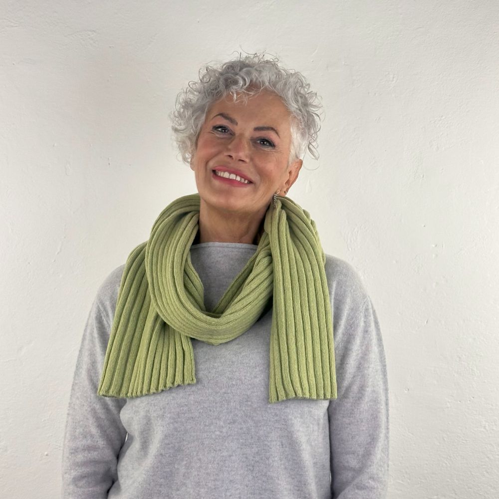 DTA004 Morbidissima Sciarpa a Coste Unisex in Puro Cashmere Riciclato 25x160 cm Made in Italy Accessorio Elegante e Sostenibile