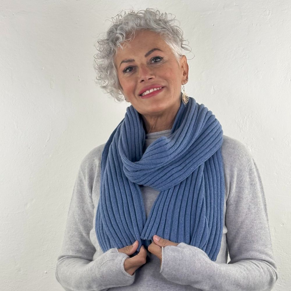 DTA004 Morbidissima Sciarpa a Coste Unisex in Puro Cashmere Riciclato 25x160 cm Made in Italy Accessorio Elegante e Sostenibile