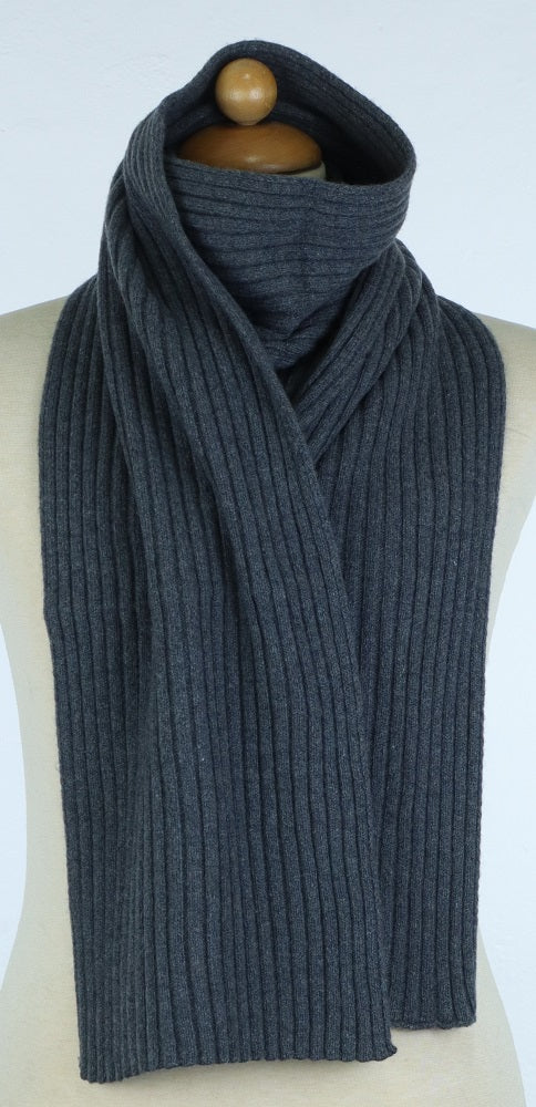Morbidissima Sciarpa a Coste Unisex in Puro Cashmere Riciclato 25x160 cm Made in Italy Accessorio Elegante e Sostenibile