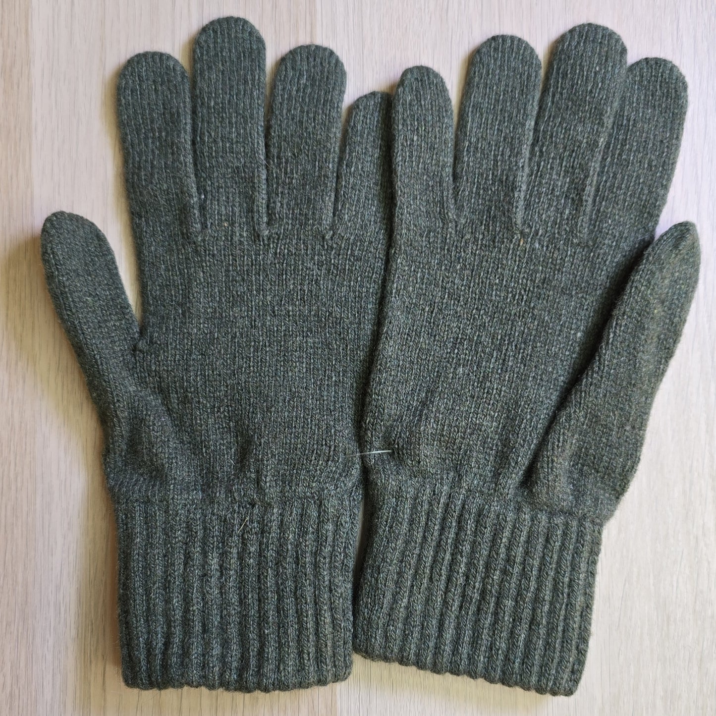 Due Toscans Gants pour femmes en pur cachemire fabriqués en Toscane, élégance et chaleur, parfaits pour l'hiver, accessoire raffiné et polyvalent